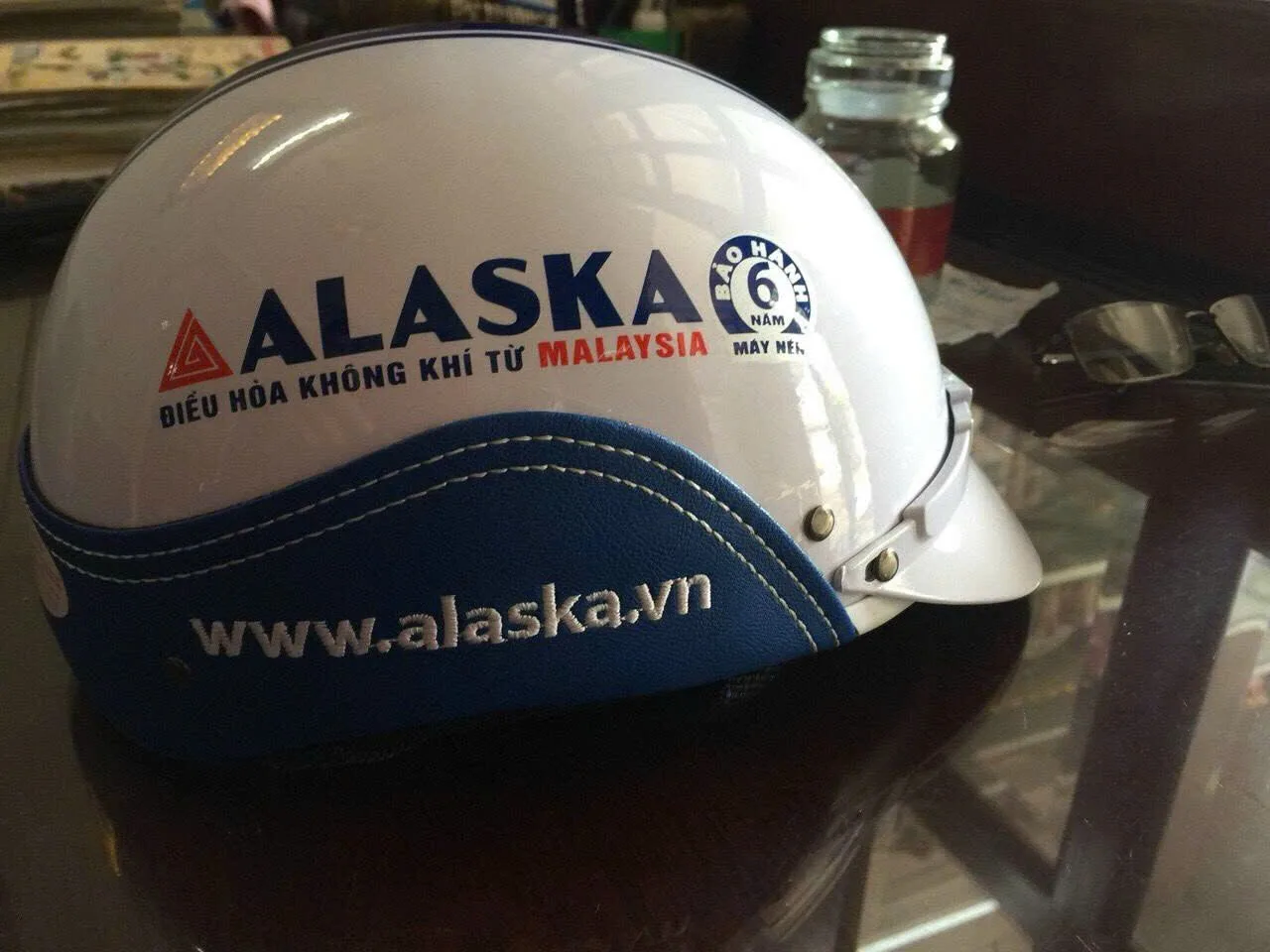 Nón Bảo Hiểm In Logo Alaska | Eikichi Sản Xuất Nón Bảo Hiểm Quảng Cáo Doanh Nghiệp Theo Yêu Cầu