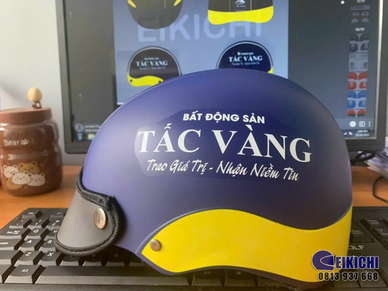 Nón Bảo Hiểm In Logo Bất Động Sản Tấc Vàng – Xưởng EIKICHI Sản Xuất Nón Bảo Hiểm Theo Yêu Cầu Cho Doanh Nghiệp