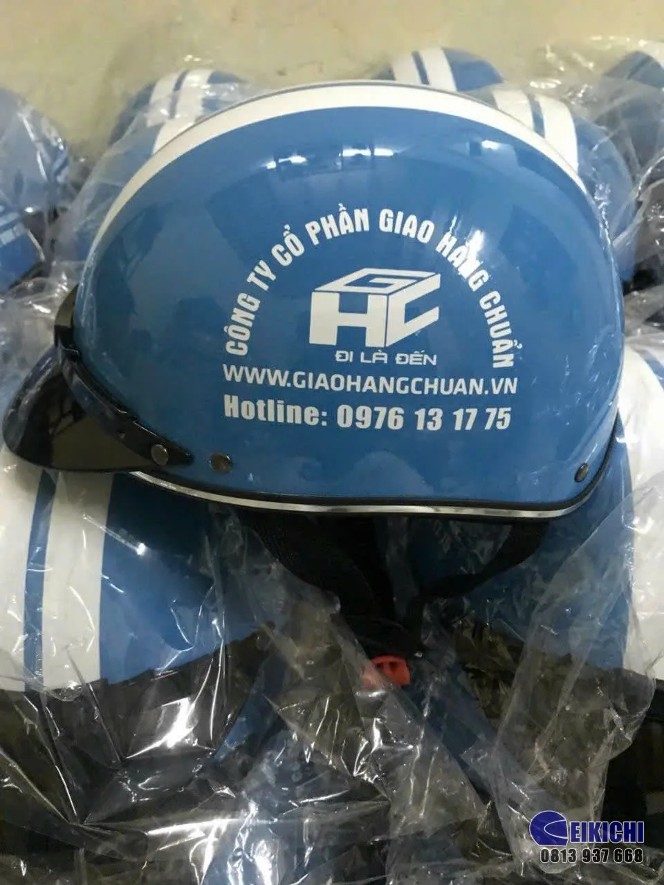 Nón Bảo Hiểm In Logo Công Ty Cổ Phần Giao Hàng Chuẩn | Xưởng Sản Xuất Nón Bảo Hiểm EIKICHI