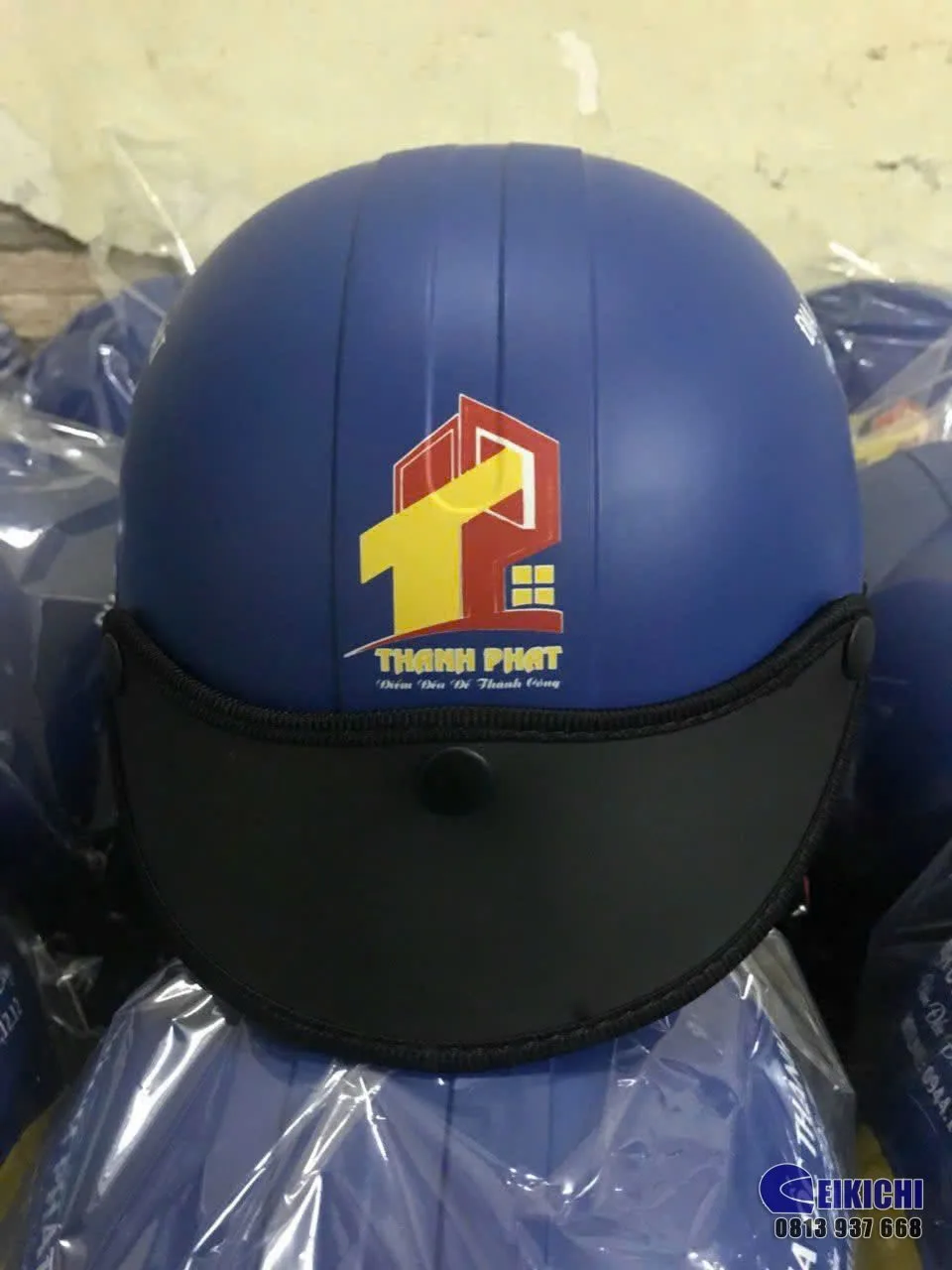 Nón Bảo Hiểm In Logo Địa Ốc Thành Phát | Xưởng Sản Xuất Nón Bảo Hiểm Quà Tặng Doanh Nghiệp EIKICHI