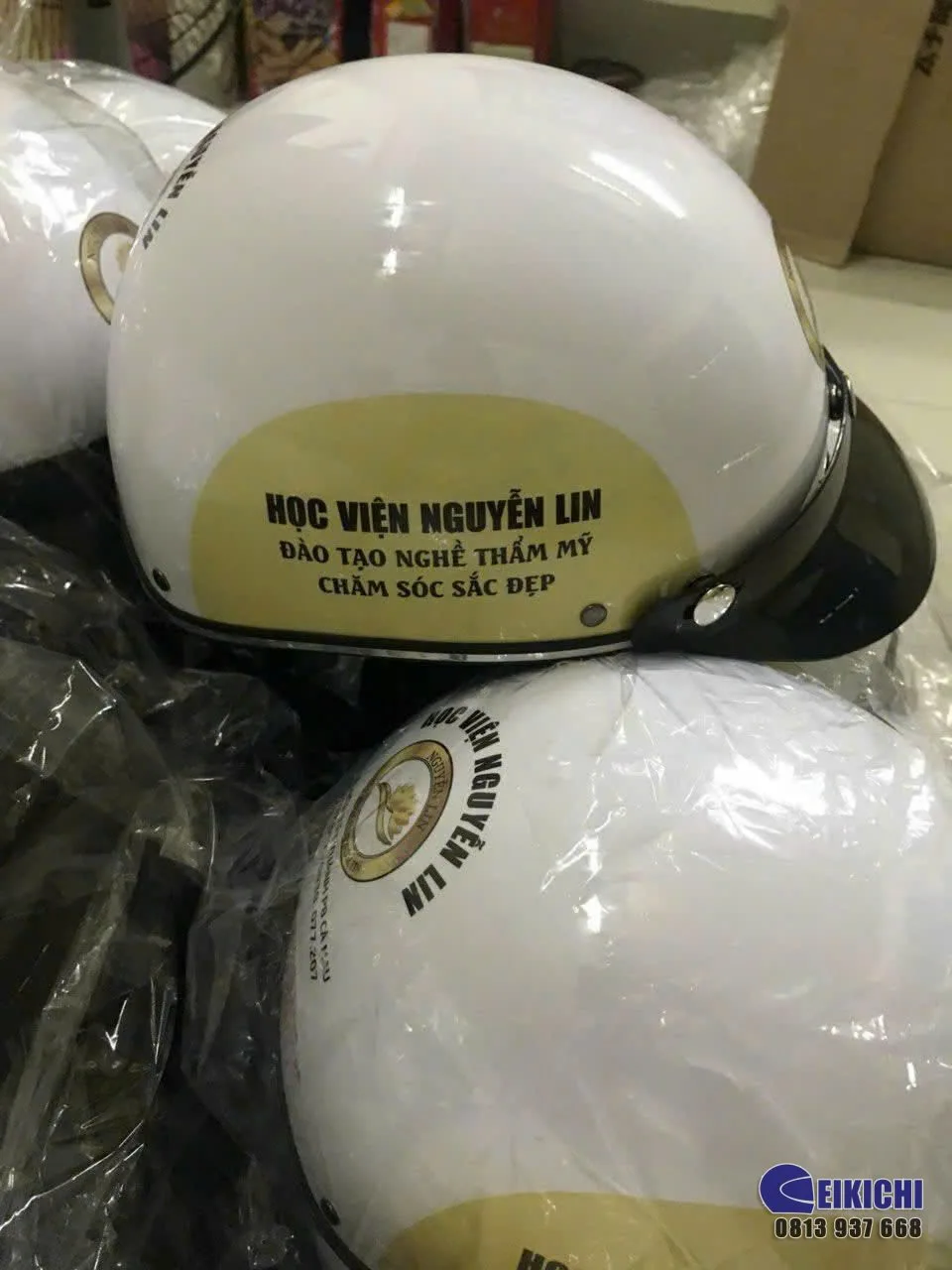 Nón Bảo Hiểm In Logo Học Viện Nguyễn Lin | EIKICHI – Đặt Làm Nón Bảo Hiểm Theo Yêu Cầu Giá Tận Xưởng