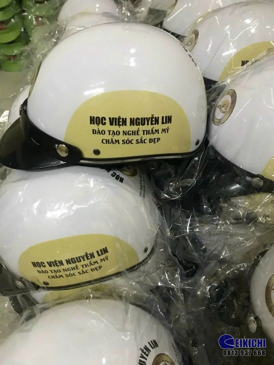 Nón Bảo Hiểm In Logo Học Viện Nguyễn Lin | EIKICHI – Đặt Làm Nón Bảo Hiểm Theo Yêu Cầu Giá Tận Xưởng