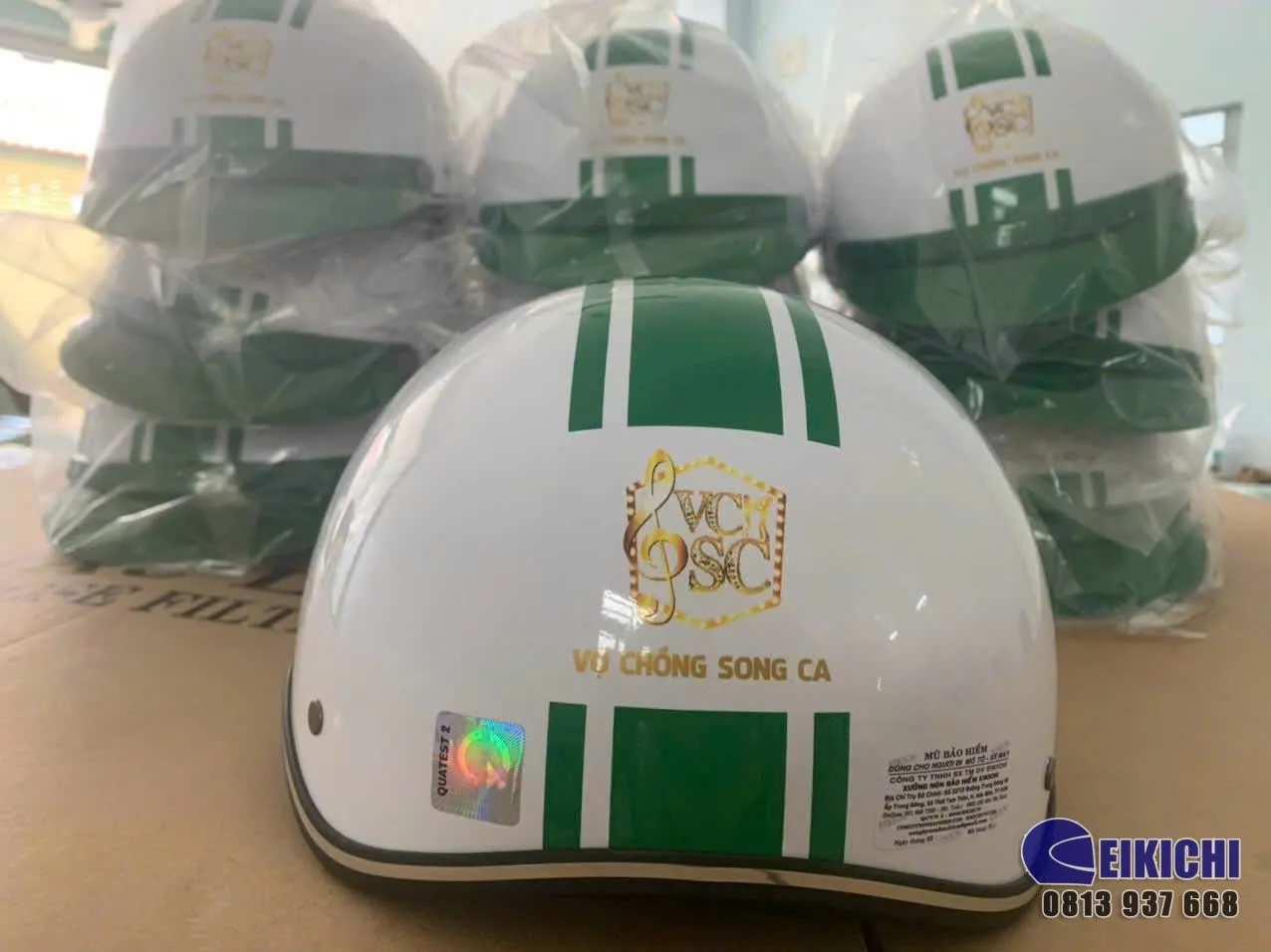 Nón Bảo Hiểm In Logo Mỹ Phẩm Vợ Chồng Song Ca | EIKICHI – Xưởng Sản Xuất Nón Bảo Hiểm Quà Tặng Doanh Nghiệp Theo Yêu Cầu
