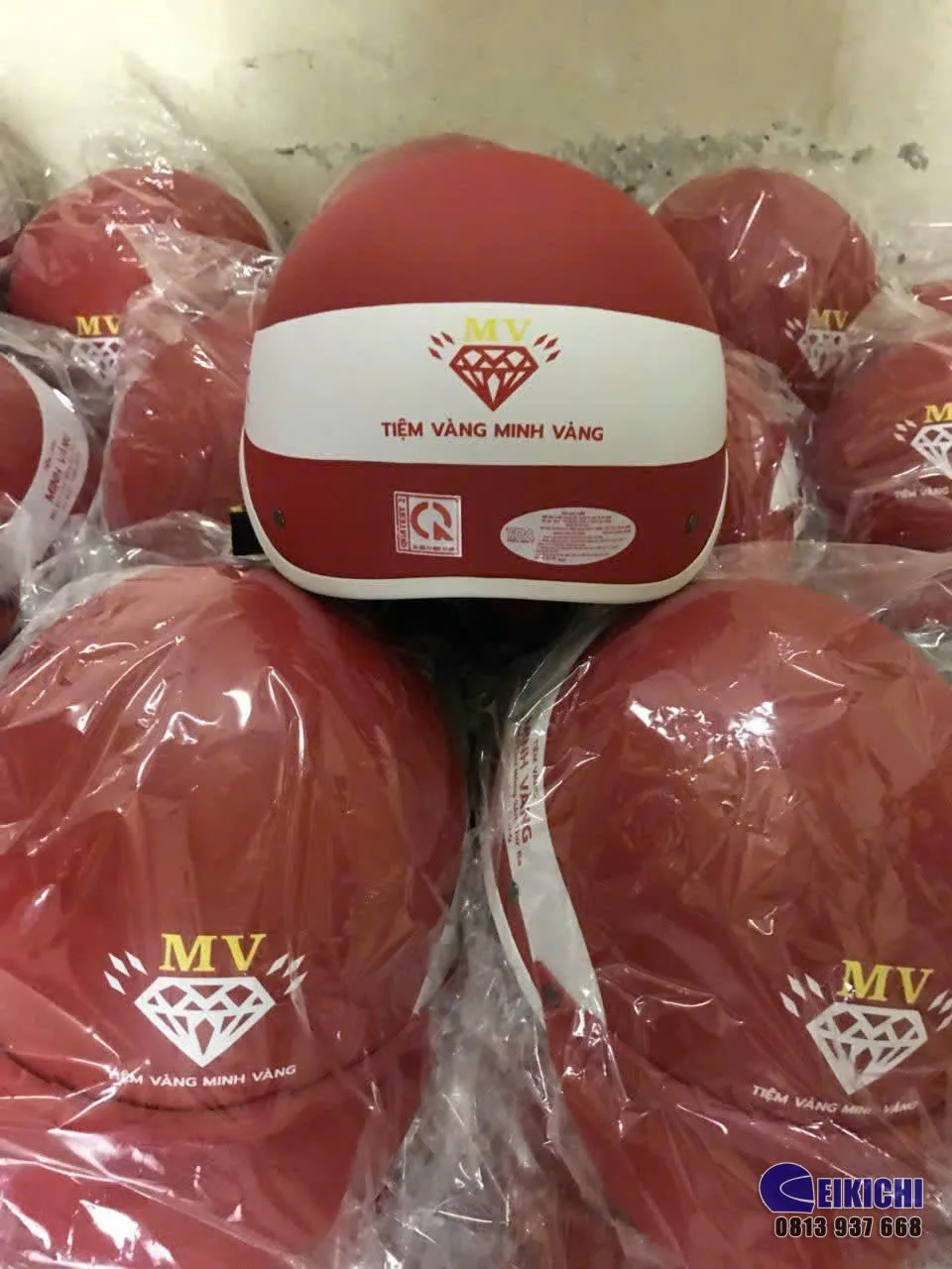 Nón Bảo Hiểm In Logo Tiệm Vàng Minh Vàng | Xưởng Sản Xuất Nón Bảo Hiểm Quà Tặng Doanh Nghiệp EIKICHI