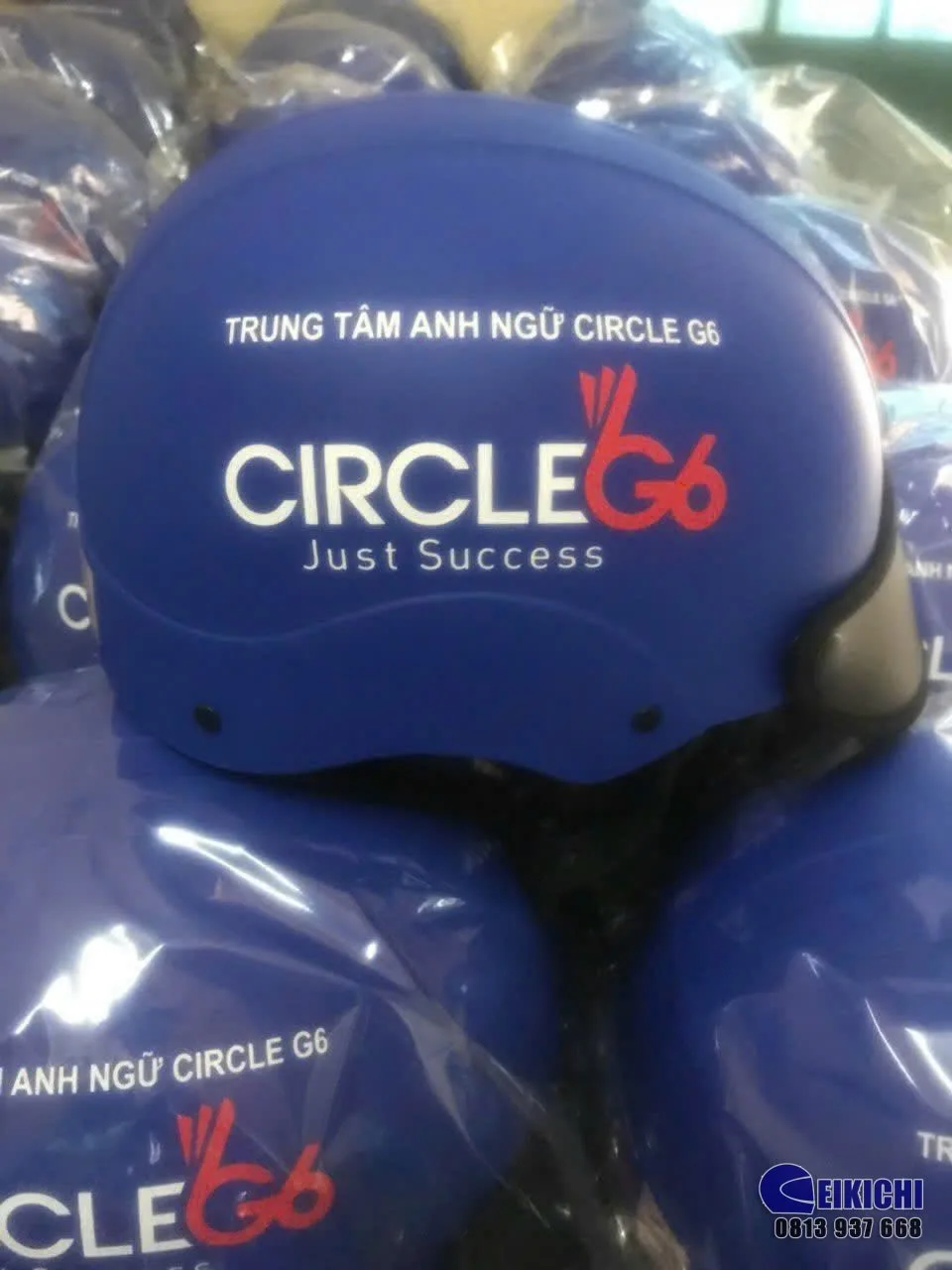 Nón Bảo Hiểm In Logo Trung Tâm Anh Ngữ CIRCLEG6 | Xưởng Sản Xuất Nón Bảo Hiểm EIKICHI Giá Rẻ Theo Yêu Cầu