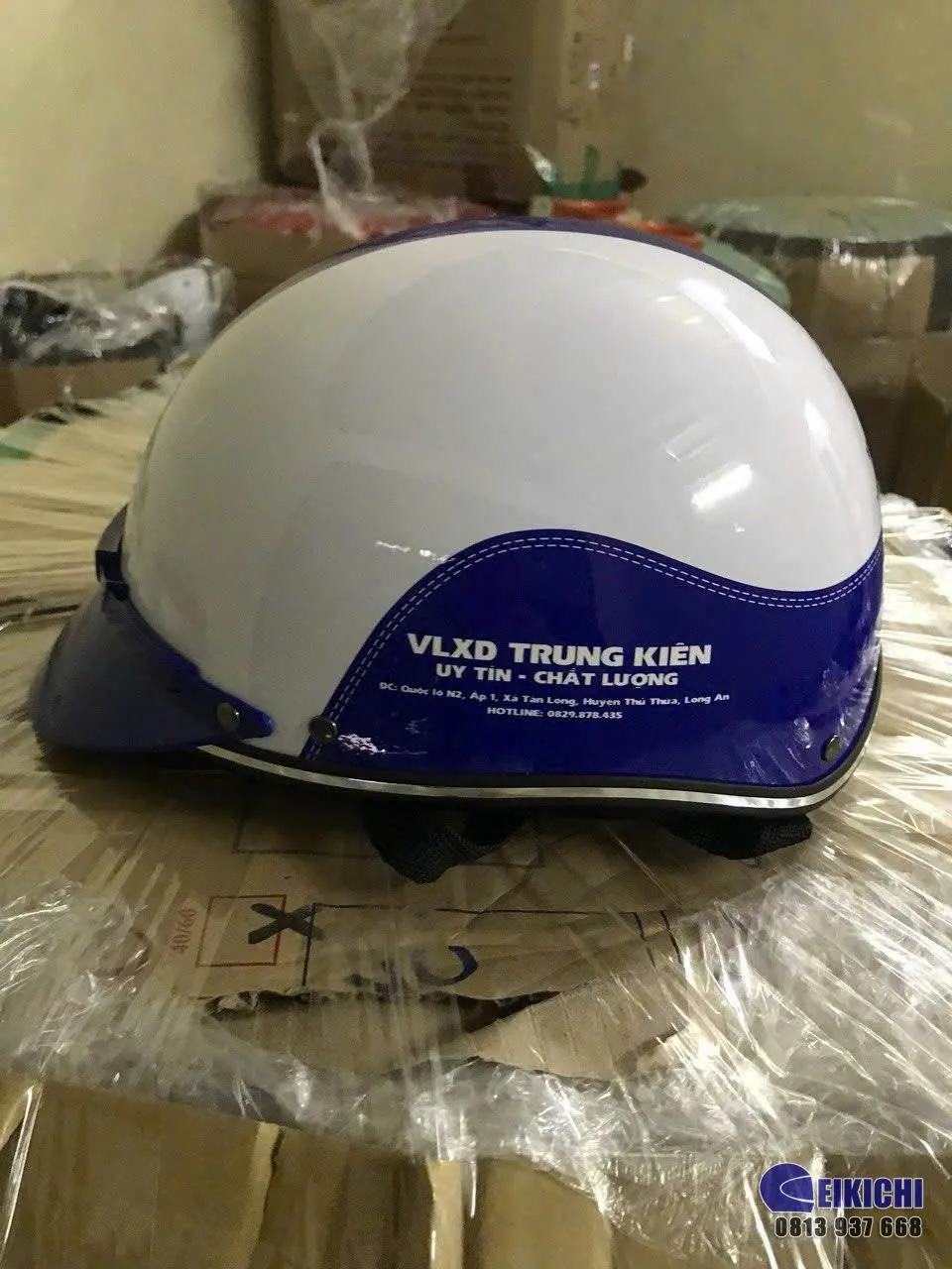 Nón Bảo Hiểm In Logo Vật Liệu Trung Kiên | EIKICHI – Xưởng Sản Xuất Nón Bảo Hiểm Quà Tặng Doanh Nghiệp Giá Rẻ