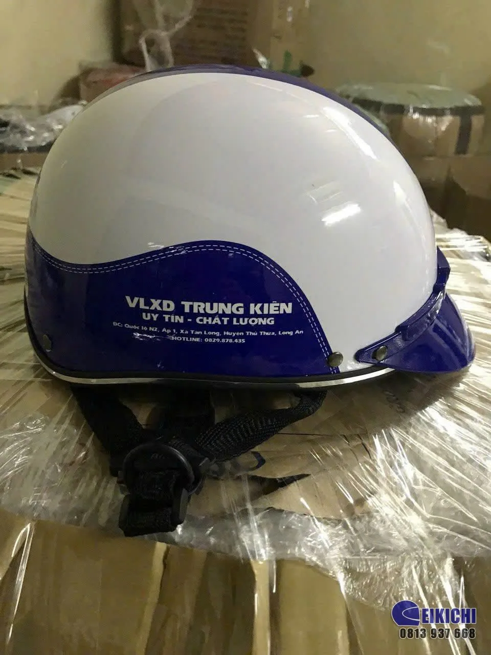Nón Bảo Hiểm In Logo Vật Liệu Trung Kiên | EIKICHI – Xưởng Sản Xuất Nón Bảo Hiểm Quà Tặng Doanh Nghiệp Giá Rẻ