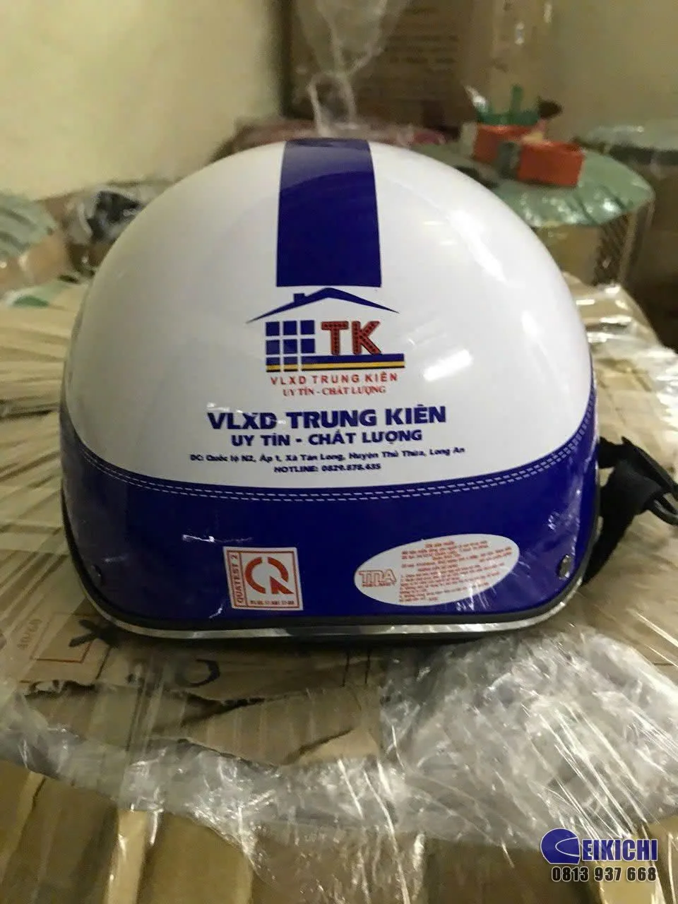 Nón Bảo Hiểm In Logo Vật Liệu Trung Kiên | EIKICHI – Xưởng Sản Xuất Nón Bảo Hiểm Quà Tặng Doanh Nghiệp Giá Rẻ