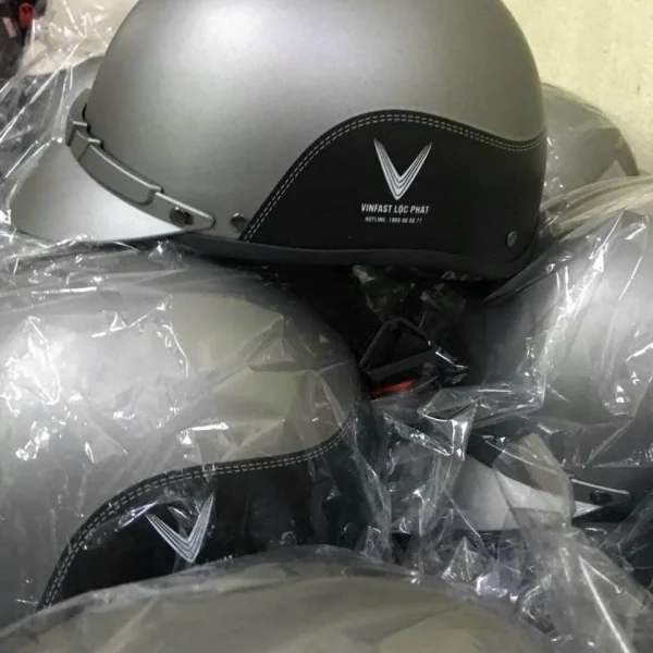 Nón Bảo Hiểm In Logo VinFast Xe Điện | Eikichi – Xưởng Sản Xuất Nón Bảo Hiểm Quà Tặng Doanh Nghiệp Uy Tín