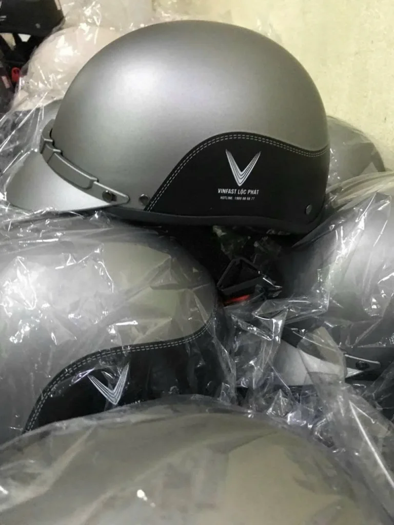 Nón Bảo Hiểm In Logo VinFast Xe Điện | Eikichi – Xưởng Sản Xuất Nón Bảo Hiểm Quà Tặng Doanh Nghiệp Uy Tín
